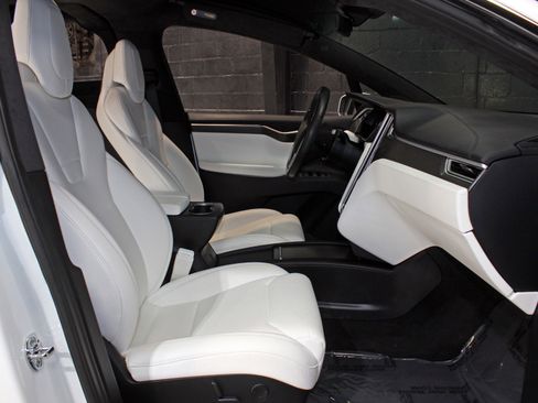 Used 2017 Tesla Model X 100D image 55