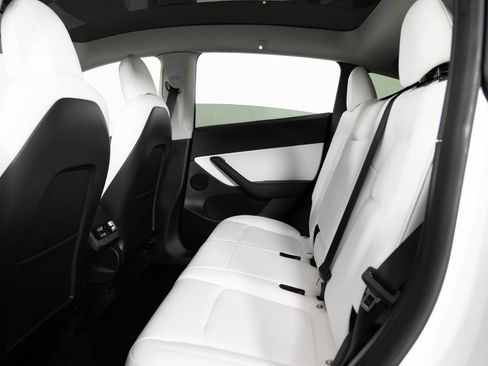 Used 2022 Tesla Model Y Performance AWD/4WD image 19