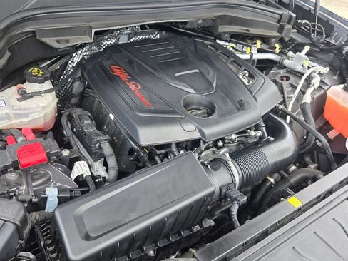 Used 2024 Alfa Romeo Stelvio Sprint RWD image 17