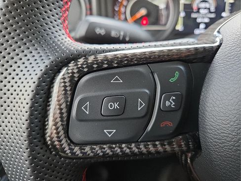 Used 2025 Jeep Wrangler Unlimited Rubicon AWD/4WD image 19