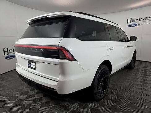 New 2025 Lincoln Navigator Reserve w/ Jet Appearance Package image 5