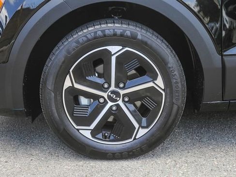 Certified 2024 Kia Niro EX FWD image 13