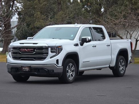 Used 2024 GMC Sierra 1500 SLT image 9