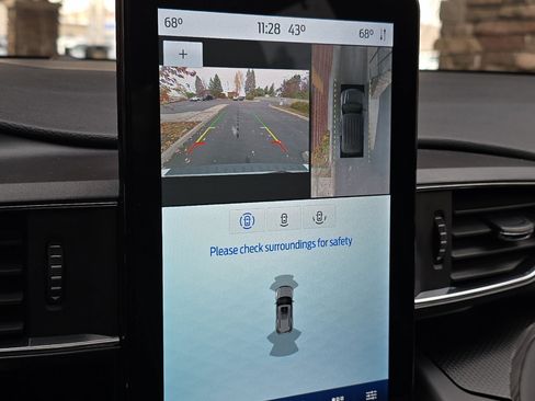 Used 2020 Ford Explorer ST w/ Premium Technology Package image 23