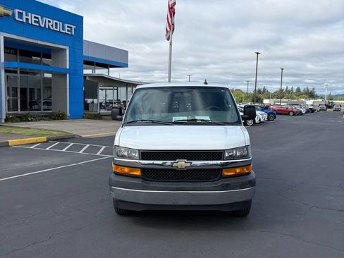 Used 2019 Chevrolet Express 2500 w/ Driver Convenience Package RWD image 2