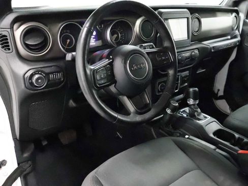 Used 2018 Jeep Wrangler Unlimited Sport S AWD/4WD image 4