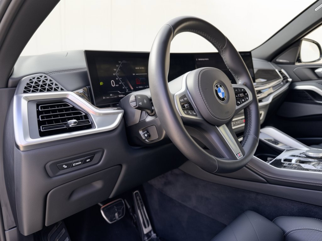 Used 2025 BMW X6 xDrive40i w/ Climate Comfort Package AWD/4WD image 4