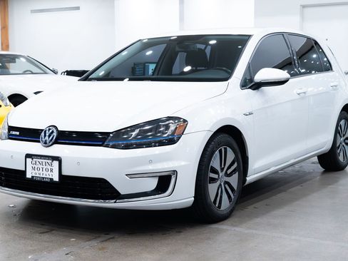 Used 2016 Volkswagen e-Golf SEL Premium image 1