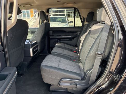 Used 2024 Ford Expedition XLT image 23