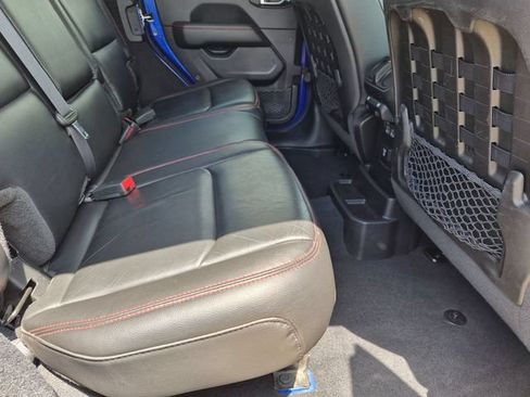 Used 2019 Jeep Wrangler Unlimited Rubicon w/ Dual Top Group AWD/4WD image 19