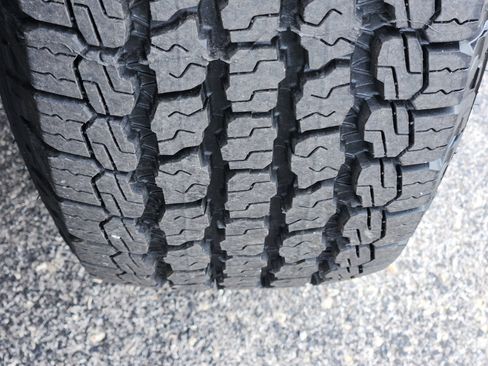 Used 2022 Jeep Wrangler Unlimited Sahara AWD/4WD image 15
