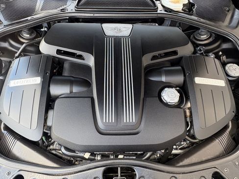 Used 2018 Bentley Flying Spur V8 AWD/4WD image 45
