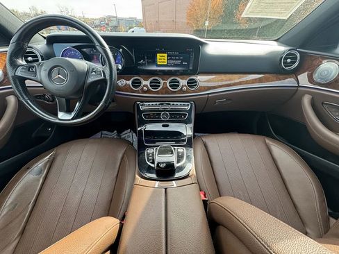 Used 2017 Mercedes-Benz E 300 4MATIC image 18