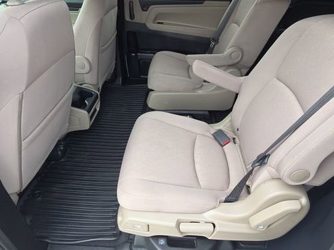 Used 2018 Honda Odyssey EX image 13