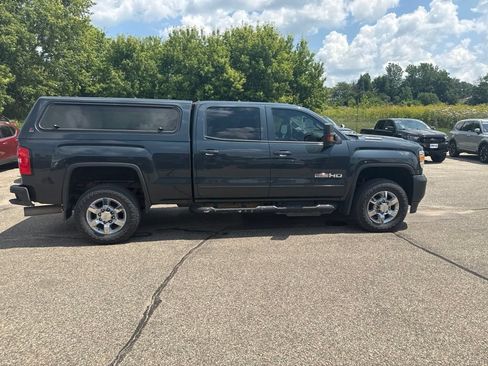 Used 2019 GMC Sierra 3500 SLT w/ Duramax Plus Package AWD/4WD image 8