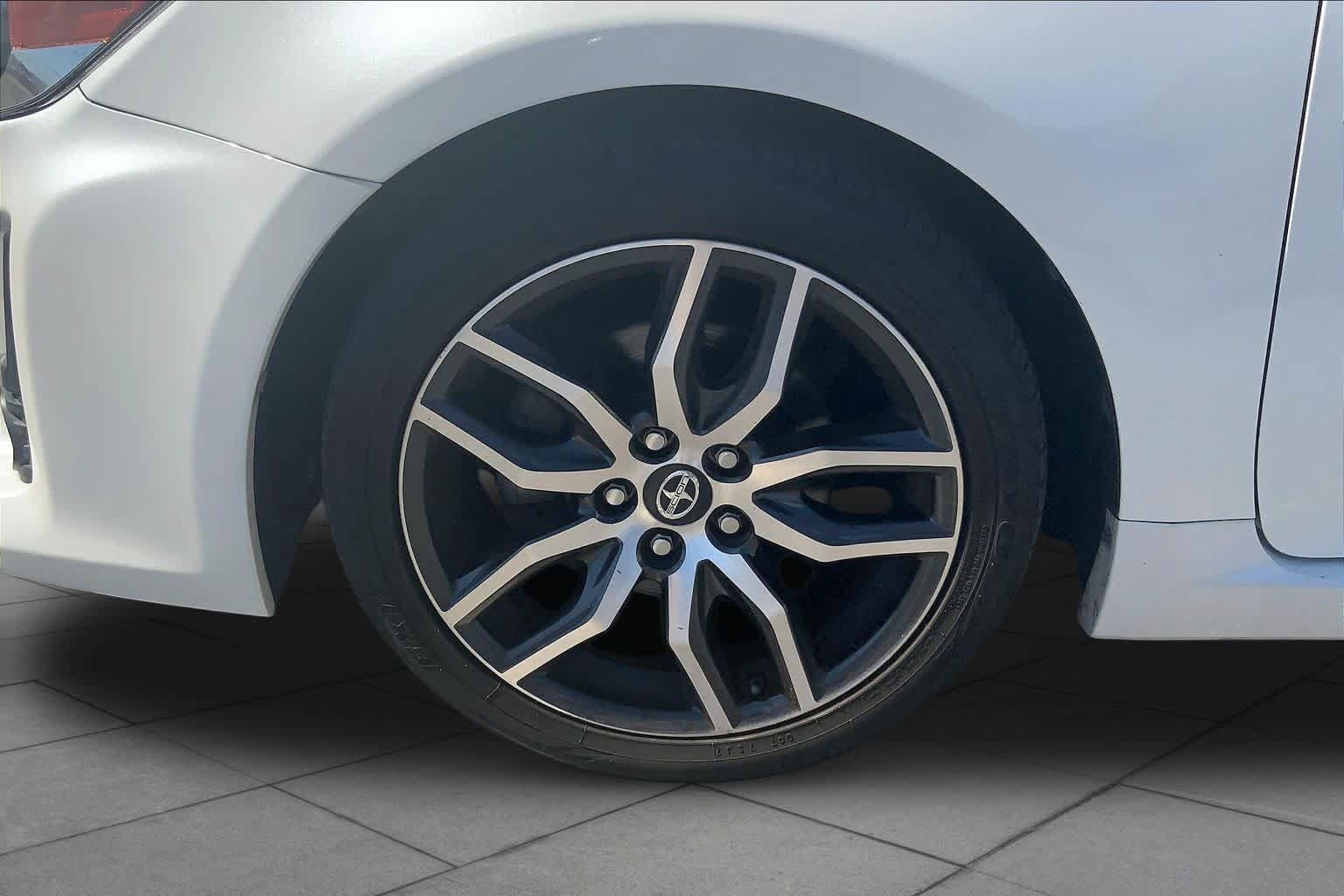 Used 2016 Scion tC FWD image 10
