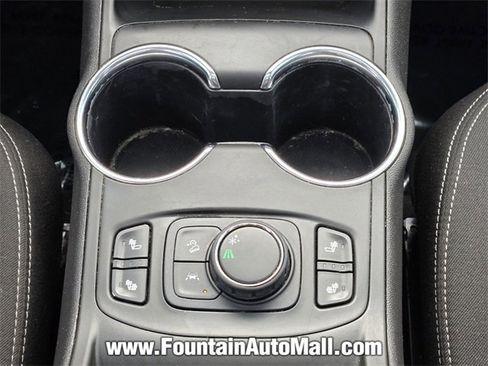 Used 2022 GMC Terrain SLE w/ Driver Convenience Package image 12