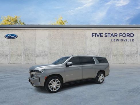 Used 2023 Chevrolet Suburban High Country w/ Advanced Technology Package RWD image 4