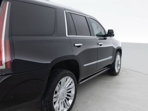 Used 2017 Cadillac Escalade Platinum AWD/4WD image 14