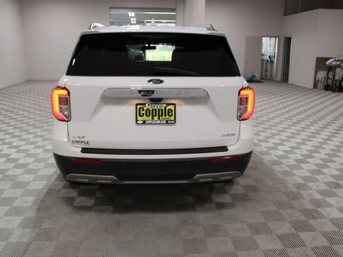 Used 2022 Ford Explorer XLT w/ Equipment Group 202A image 6