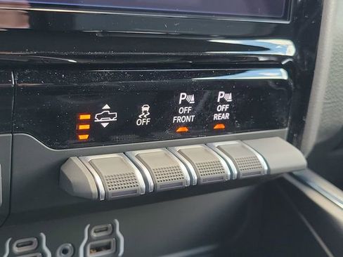 New 2026 RAM 1500 Laramie AWD/4WD image 23