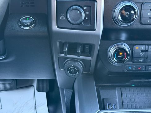 Used 2020 Ford F250 Platinum w/ FX4 Off-Road Package image 31