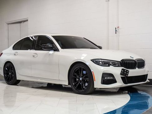 Used 2022 BMW 330i Sedan w/ M Sport Package RWD image 5