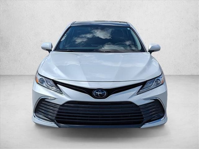 Used 2023 Toyota Camry XLE FWD image 2