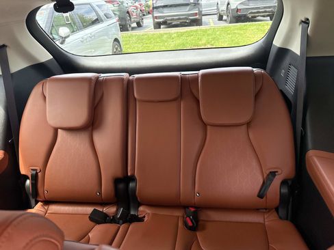 Used 2024 Kia Carnival SX FWD image 17