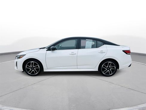 Used 2024 Nissan Sentra SR w/ SR Premium Package image 36
