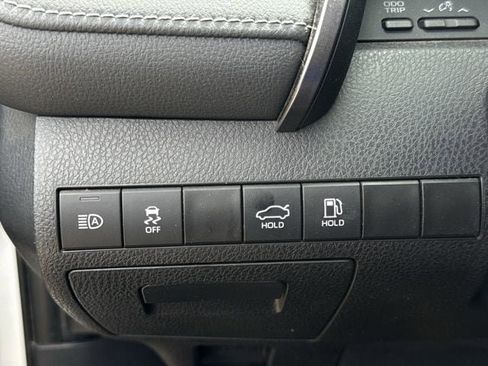 Used 2023 Toyota Camry SE FWD image 22