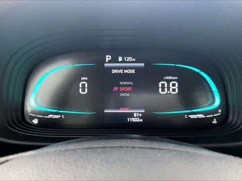 Used 2025 Hyundai Venue SEL FWD image 36