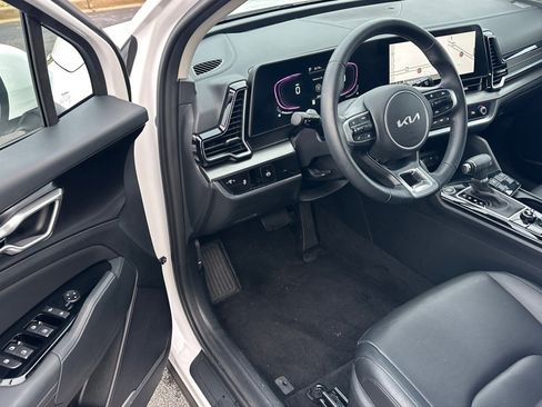 Used 2025 Kia Sportage EX image 6