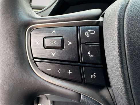 Used 2024 Lexus ES 350 w/ Premium Package FWD image 17