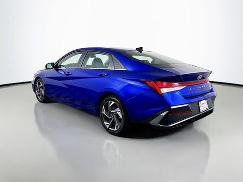 Used 2024 Hyundai Elantra Limited FWD image 4
