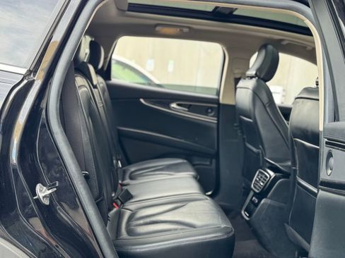 Used 2021 Lincoln Nautilus Reserve image 25