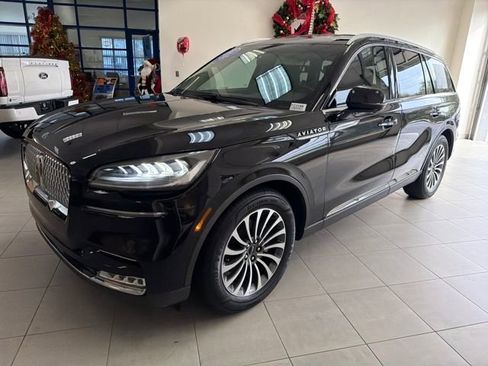 Used 2020 Lincoln Aviator Reserve w/ Elements Package Plus image 3