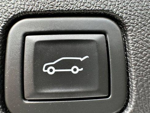 Used 2021 Chevrolet Equinox Premier image 21