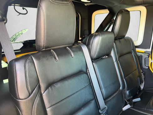 Used 2018 Jeep Wrangler Unlimited Sahara AWD/4WD image 24