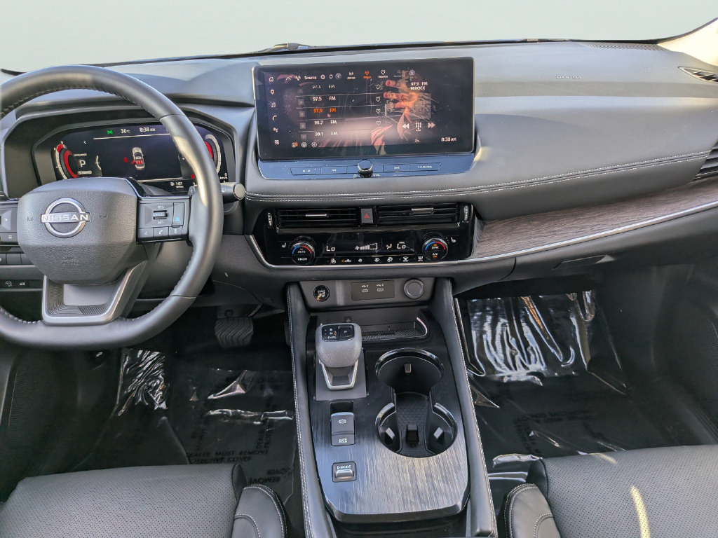 Used 2025 Nissan Rogue Platinum FWD image 15