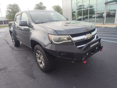 Used 2015 Chevrolet Colorado Z71 AWD/4WD image 2