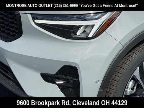New 2026 Volvo XC40 B5 Plus w/ Climate Package AWD/4WD image 9
