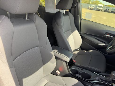 Used 2025 Toyota Corolla SE FWD image 27