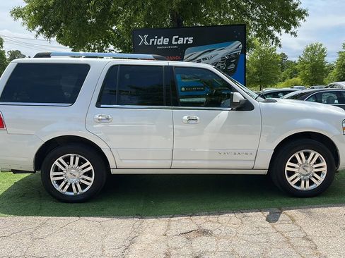 Used 2014 Lincoln Navigator 4WD w/ Equipment Group 101A image 8