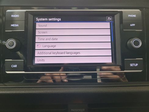 Used 2019 Volkswagen Jetta SE FWD image 25