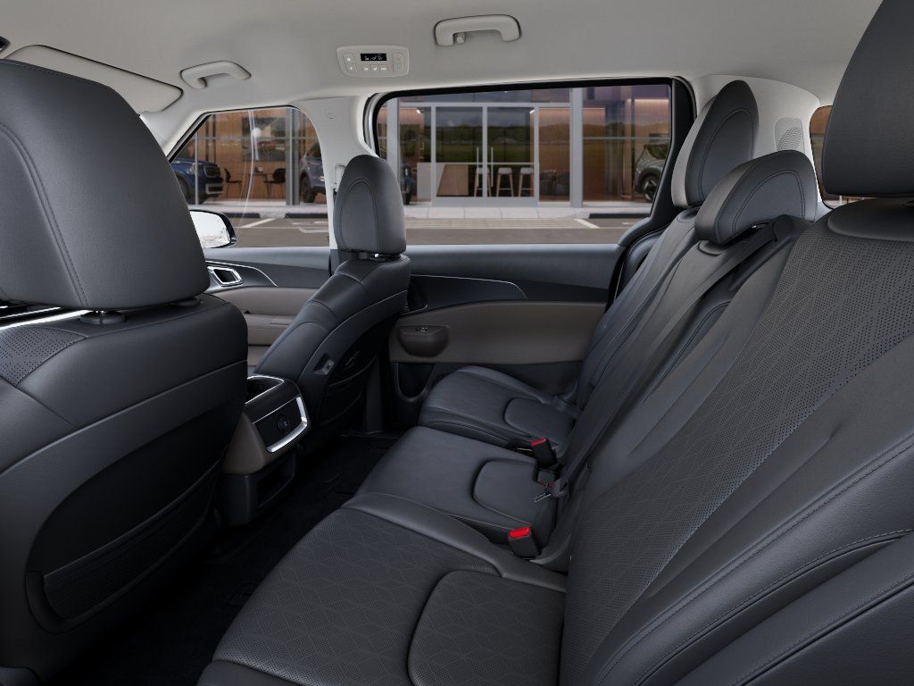 New 2026 Kia Carnival LXS FWD image 18