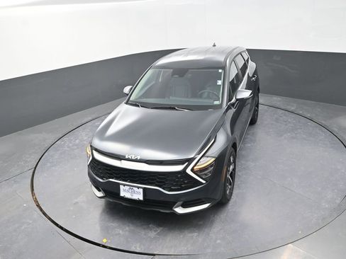 Used 2024 Kia Sportage EX image 16