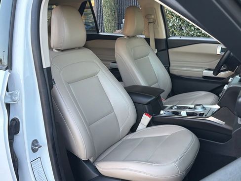 Used 2024 Ford Explorer XLT w/ Equipment Group 202A image 34