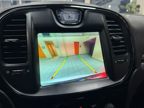 Used 2017 Chrysler 300 S image 32