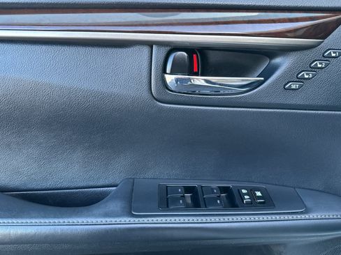 Used 2013 Lexus ES 350 w/ Luxury Pkg image 12